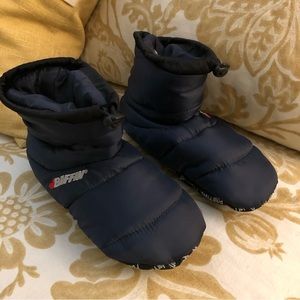 NWOT Baffin Cush Bootie Slippers